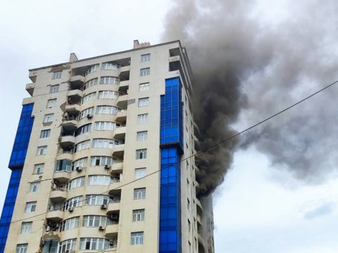 Yaşayış binasındakı yanğında 4 nəfər tüstüdən zəhərlənib - 44 sakin təxliyə olunub