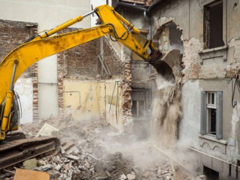 Dərnəgül bazarının arxasındakı evlər sökülür