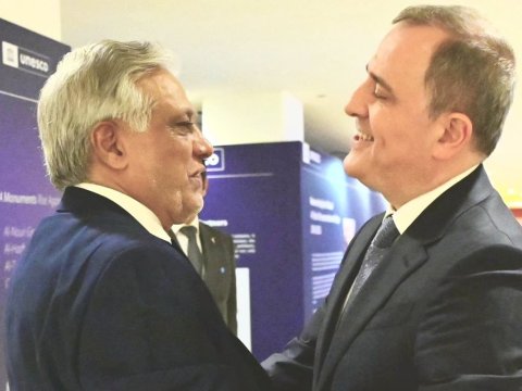 Azərbaycnla Pakistanın XİN başçıları görüşdülər