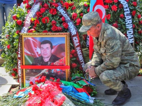 История одной фотографии: “Гызыр Ханы” Рагуфу Оруджову безмолвное ОБЕЩАНИЕ