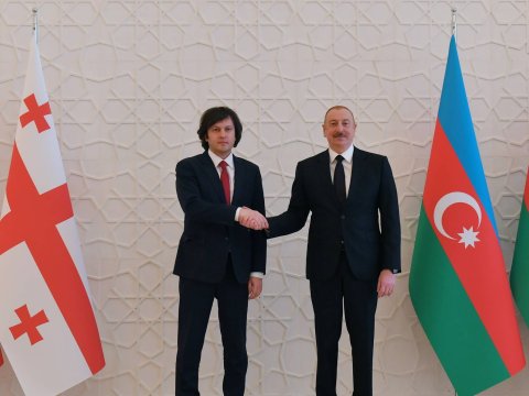 İlham Əliyevdən Kobaxidzeyə təbrik zəngi