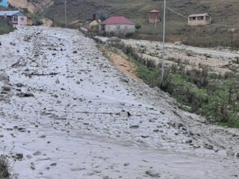 Lazadakı palçıq seli nəzarətə götürüldü