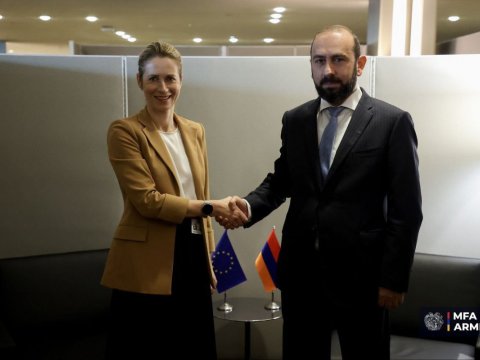 Mirzoyan Kallasla görüşdü