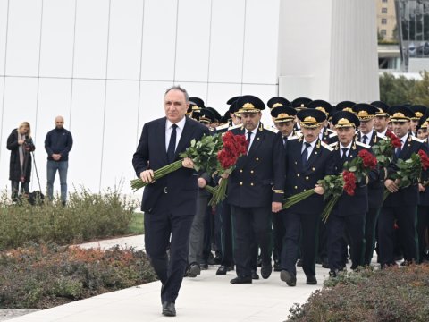 Baş Prokurorluğun rəhbərliyi Zəfər parkında - FOTOLAR