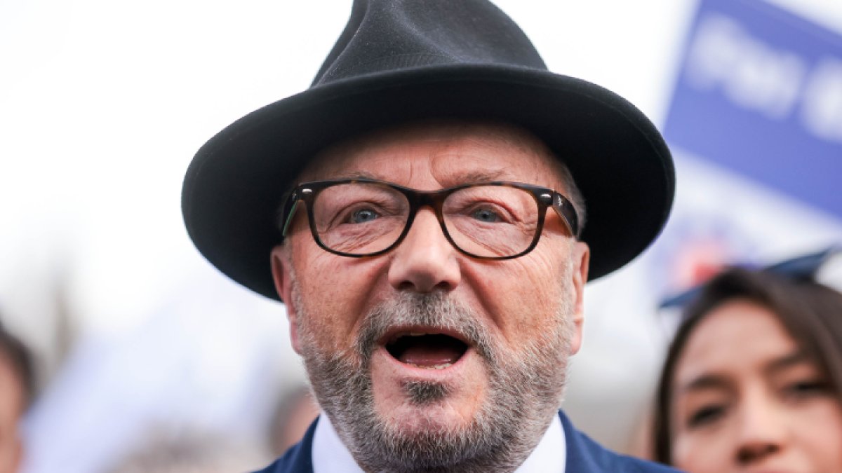 Rusya ve İran\'a giden siyasetçi tutuklandı