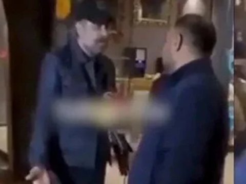 Məşhur aktyor jurnalisti söydü - Döyüldü