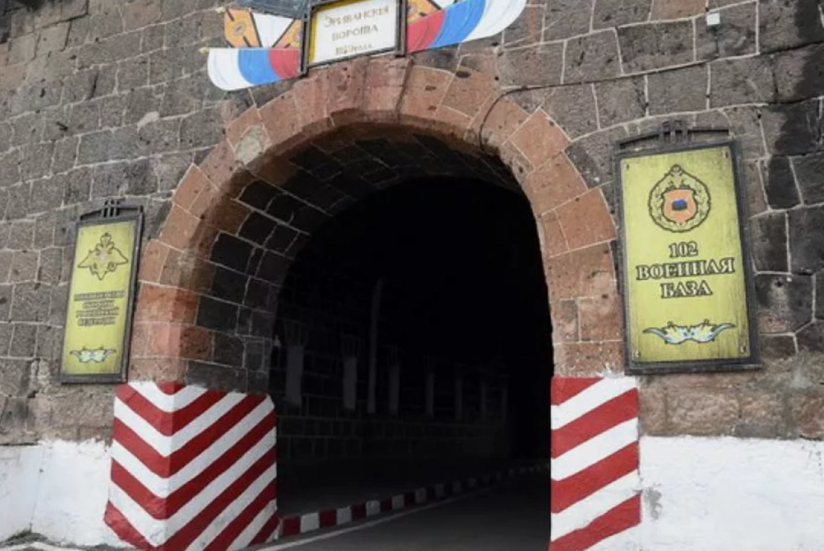 Rusiya bazasının çıxarılması gündəmdə deyil 