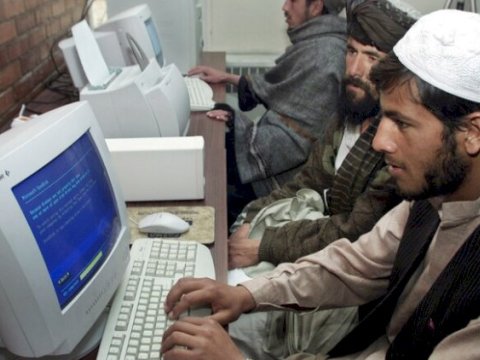 “Taliban” Əfqanıstanda interneti kəsdi
