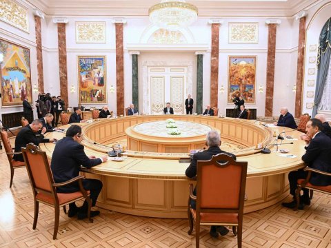 Əli Əsədov Lukaşenko ilə görüşdü