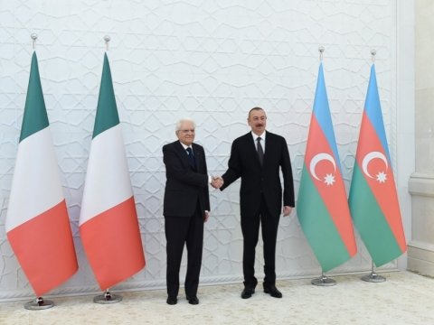 Liderlər geniş tərkibdə görüşdü