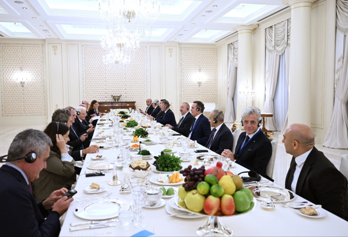 Mattarellanın şərəfinə rəsmi ziyafət verilib