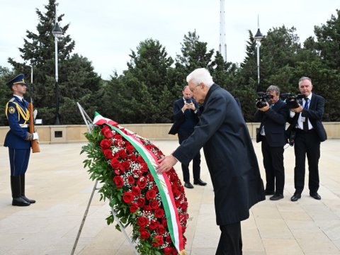 İtaliya Prezidenti Şəhidlər xiyabanını ziyarət etdi
