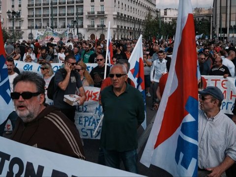 Yunanlar 13 saat işləmək istəmir