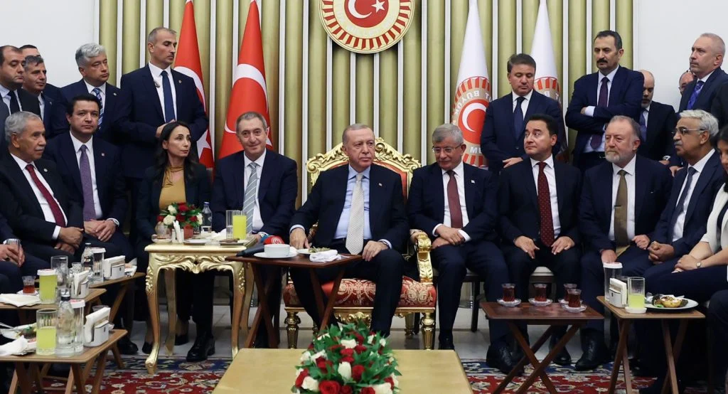 Erdoğan, Babacan ve Davutoğlu bir araya geldi