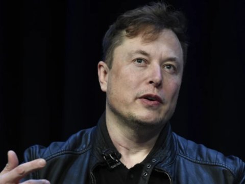 İlon Mask ilk trilyoner olacaq