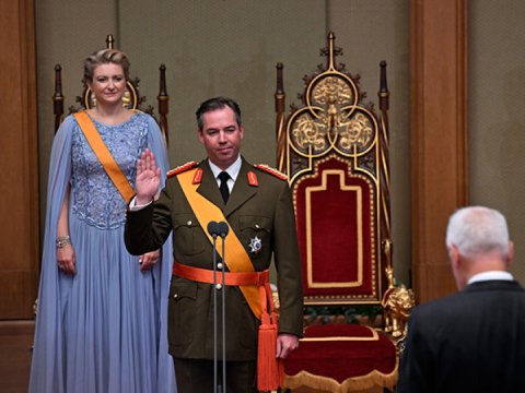 Bu ölkədə hakimiyyət atadan oğula keçdi