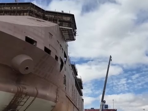 Bakıda nəhəng gəmi tikilir - GÖRÜNTÜLƏR