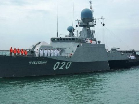 Ukrayna Rusiyanın hərbi gəmisinə zərbə endirdi