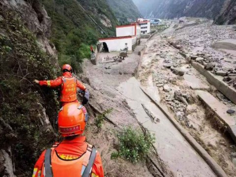 Çin\'de kasırga - 144 bin insan tahliye ediliyor