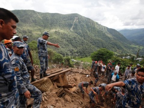Nepal'da toprak kayması - 47 kişi hayatını kaybetti
