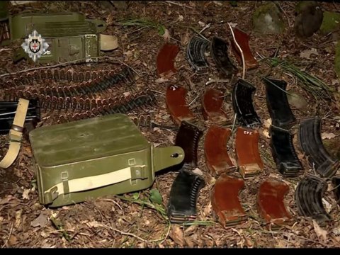 Gürcistan DTX Tiflis\'te yüklü miktarda silah ve mühimmat ele geçirdi