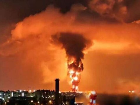 Ukrayna Kırım\'ın en büyük petrol deposunu bombaladı - VİDEO