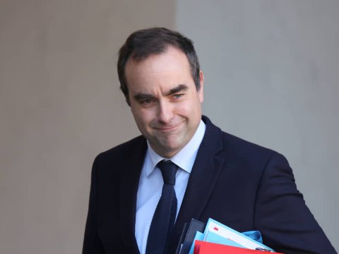 Fransa\'nın başbakanı istifasının sebebini açıkladı