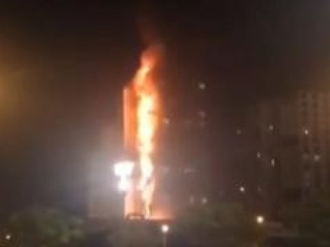 Sabunçuda yaşayış binasında yanğın: 2 nəfər zəhərləndi