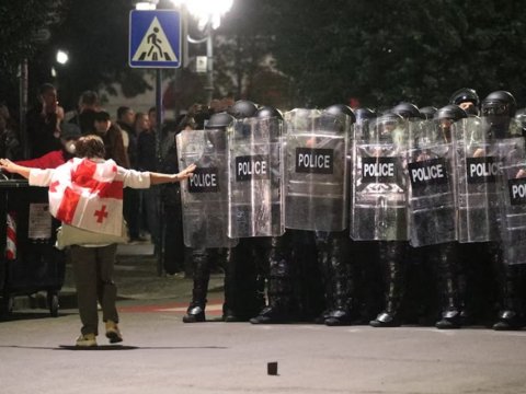 Gürcüstanda etirazlardan sonra 13 nəfər tutuldu