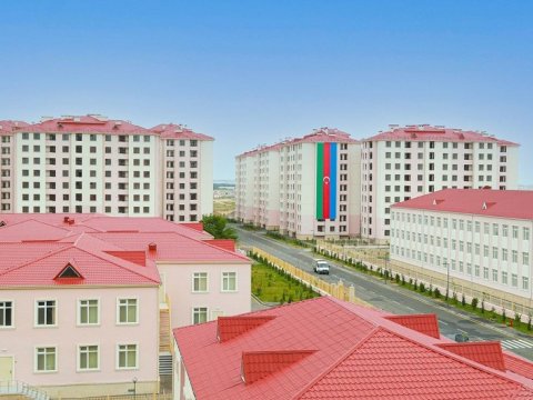 Şəhid ailələrinə və müharibə əlillərinə 100 mənzil verildi