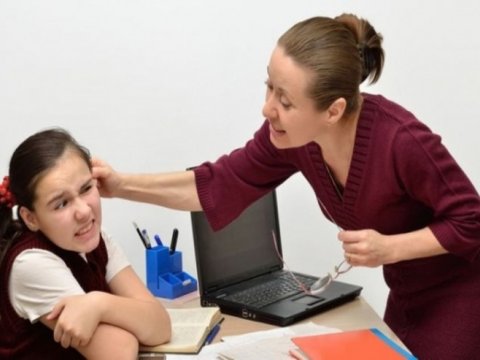 Yardımlıda müəllim şagirdi döyüb? - Araşdırma başladı