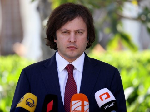 Hakimiyyətin dinc yolla devrilməsi cihadla eynidir