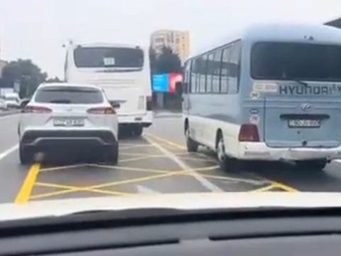 Bakının bu küçəsində də sarı tor çəkildi