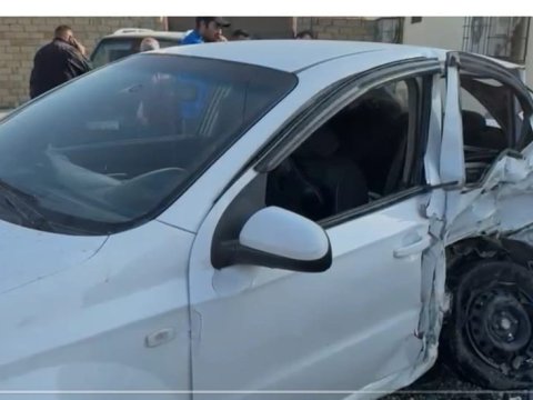 Sarayda 4 maşın toqquşdu - Xəsarət alanlar var