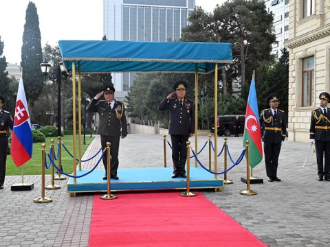 Azərbaycanla Slovakiya arasında hərbi-texniki sahədə əməkdaşlıq müzakirə olundu