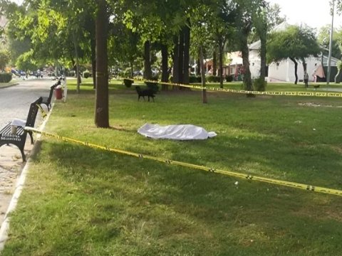 Parkda huşsuz vəziyyətdə aşkarlanan kişi ÖLDÜ