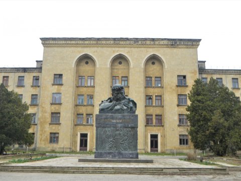 “Azərbaycanfilm”in direktoru işdən çıxarıldı