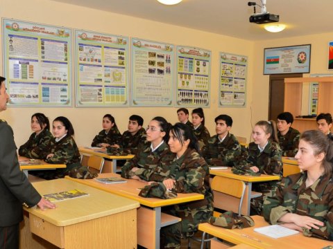 Məktəblərdə çağırışaqədərki hazırlıq rəhbəri vəzifəsi üzrə müsahibə keçirilir