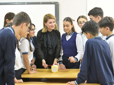 Azərbaycanda müəllimlərin 78%-i qadındır