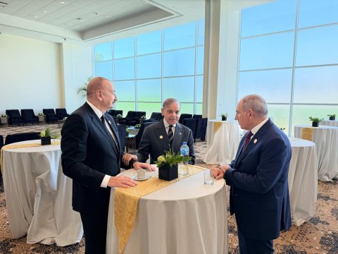 Ильхам Алиев встретился с Пашиняном - ФОТО