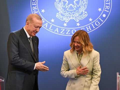 “Onu siqareti buraxmağa məcbur etməliyəm” - VİDEO