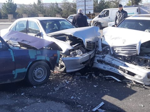 Gəncədə ağır qəza - Xəsarət alanlar var