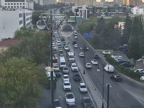 Bakının 16 əsas yolunda TIXAC var