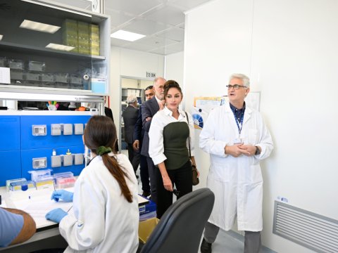 Mehriban Əliyeva Avropanın ən böyük pediatrik xəstəxanasında - FOTO