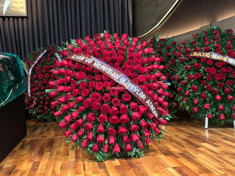 Prezidentlə xanımı Xalq artistinin vida mərasiminə əkil göndərdi