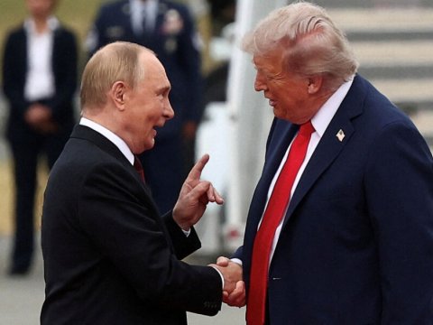 Tramp Putinlə məzələnib: Ona dedim ki...