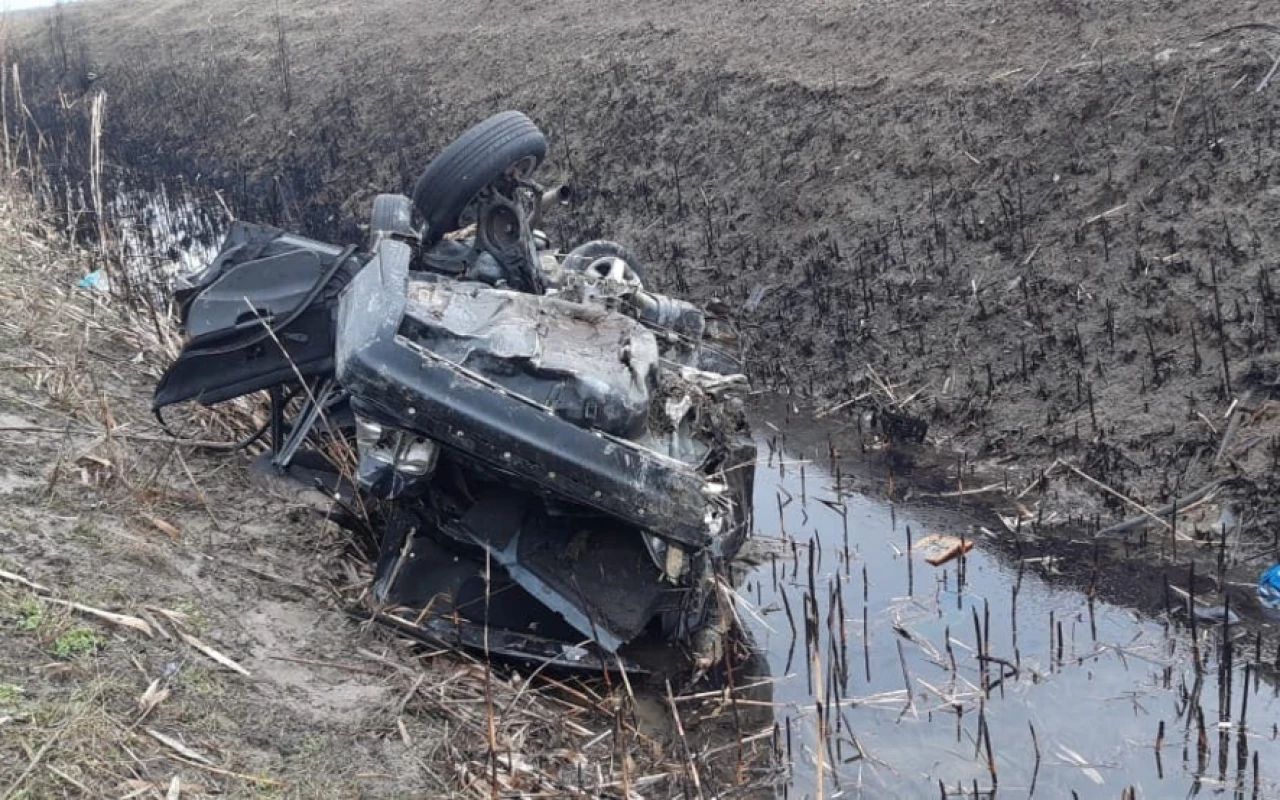 Göyçayda maşın kanala aşdı - Ölən var