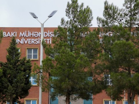 BMU kampusunda günəş enerjisi ilə işləyən işıq dirəkləri quraşdırılıb - FOTOLAR