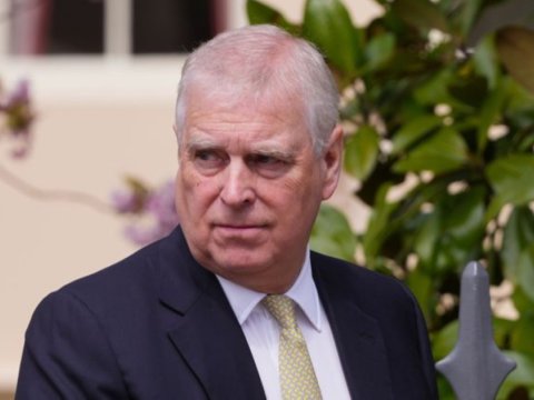 Şahzadə Endryu bütün titullarından imtina etdi