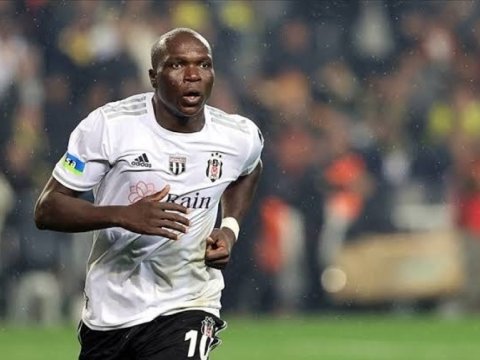 "Neftçi" tanınmış futbolçunu ALDI